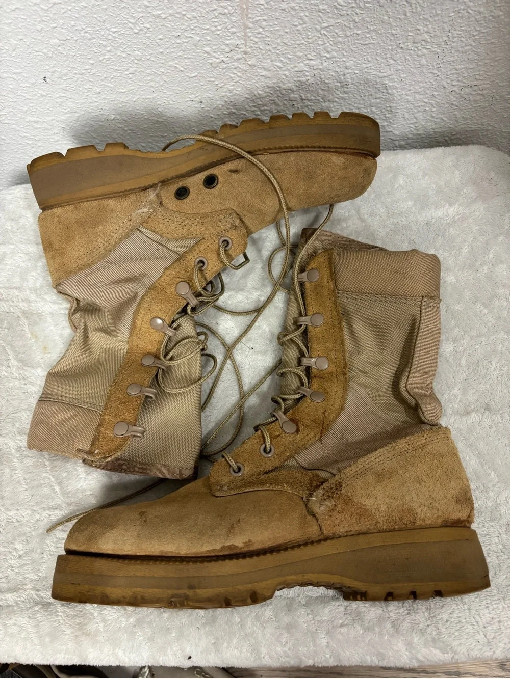 Vintage Tan Military Desert Combat Boots Vibram Sole Distressed Approx 8–8.5